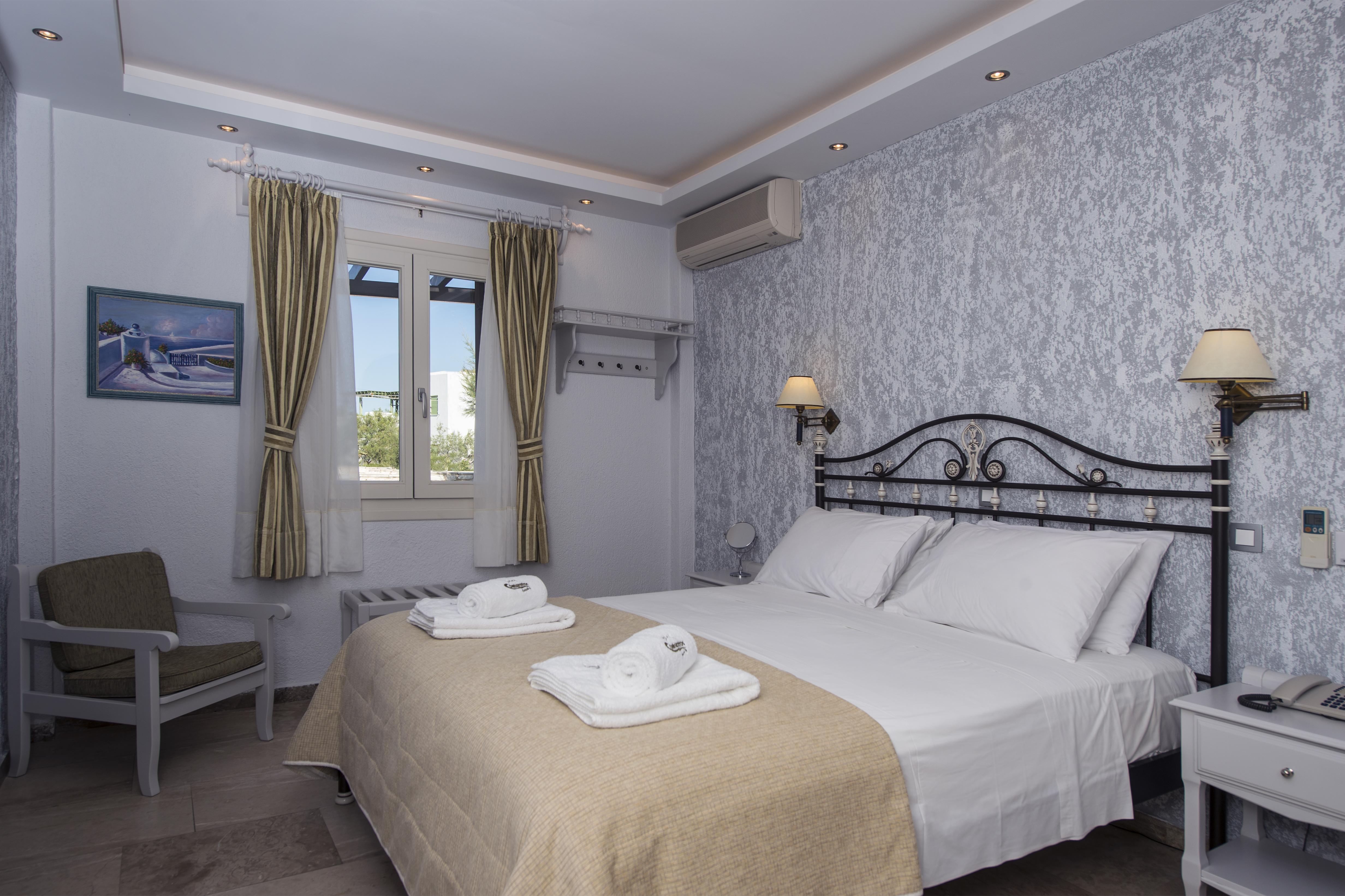 Contaratos Beach Hotel Naousa  Exterior photo